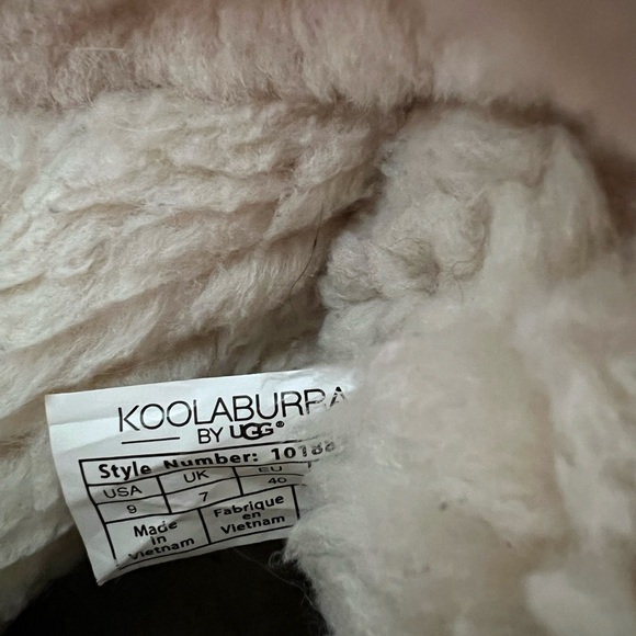 Uggs Koolaburra boots, size 9 - Picture 10 of 13